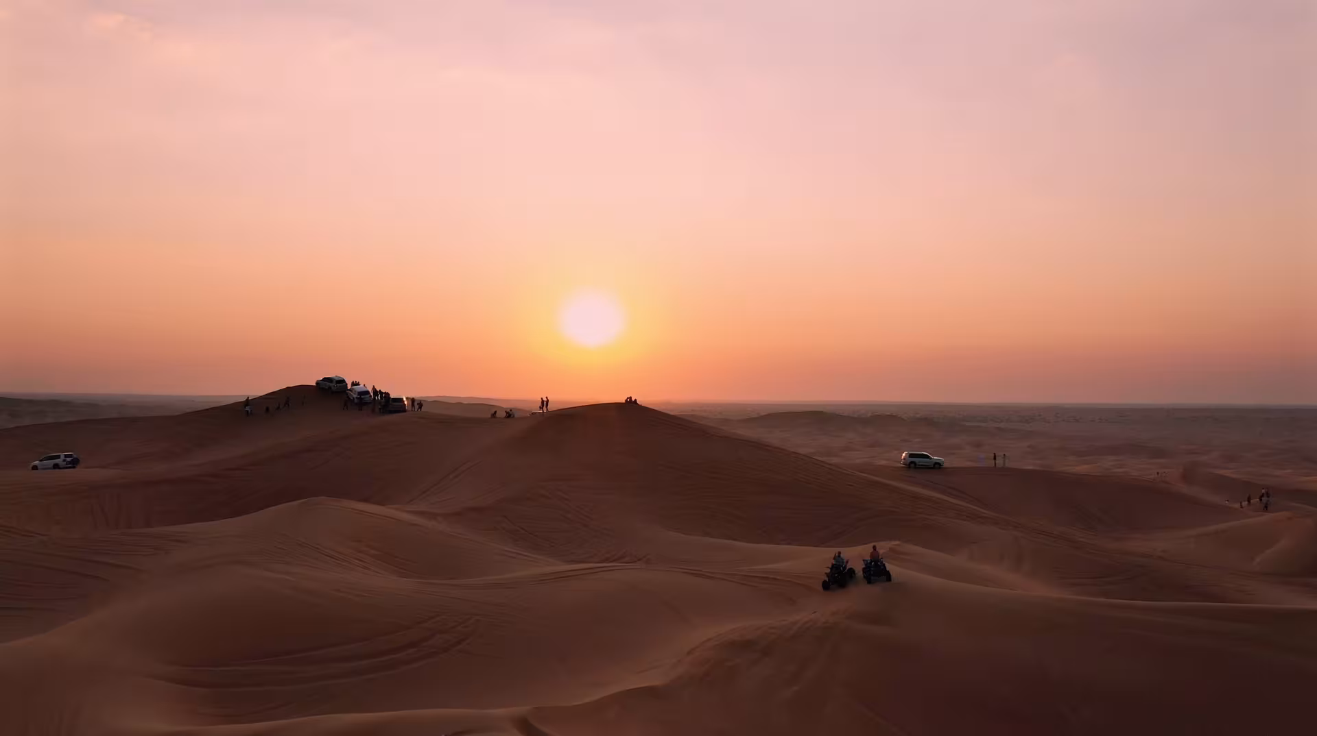 Liwa Oasis & Empty Quarter: Full-Day 4x4 Safari from Abu Dhabi